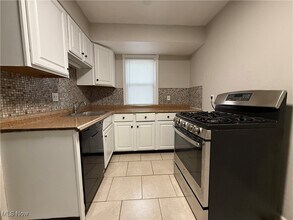 23330 Roger Dr in Euclid, OH - Building Photo - Building Photo