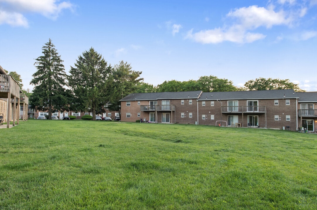Fox Pointe in Hi-Nella, NJ - Building Photo