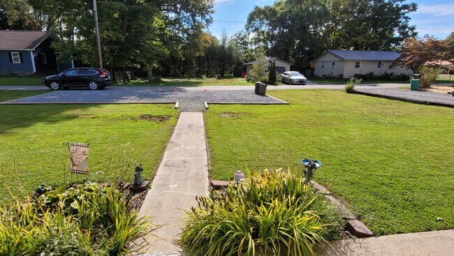 355 Blaine Ave in Elkins, WV - Foto de edificio - Building Photo