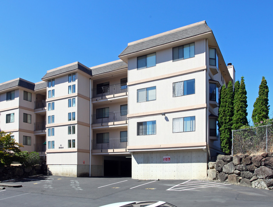 Sea Brim East Apartments in Bremerton, WA - Building Photo