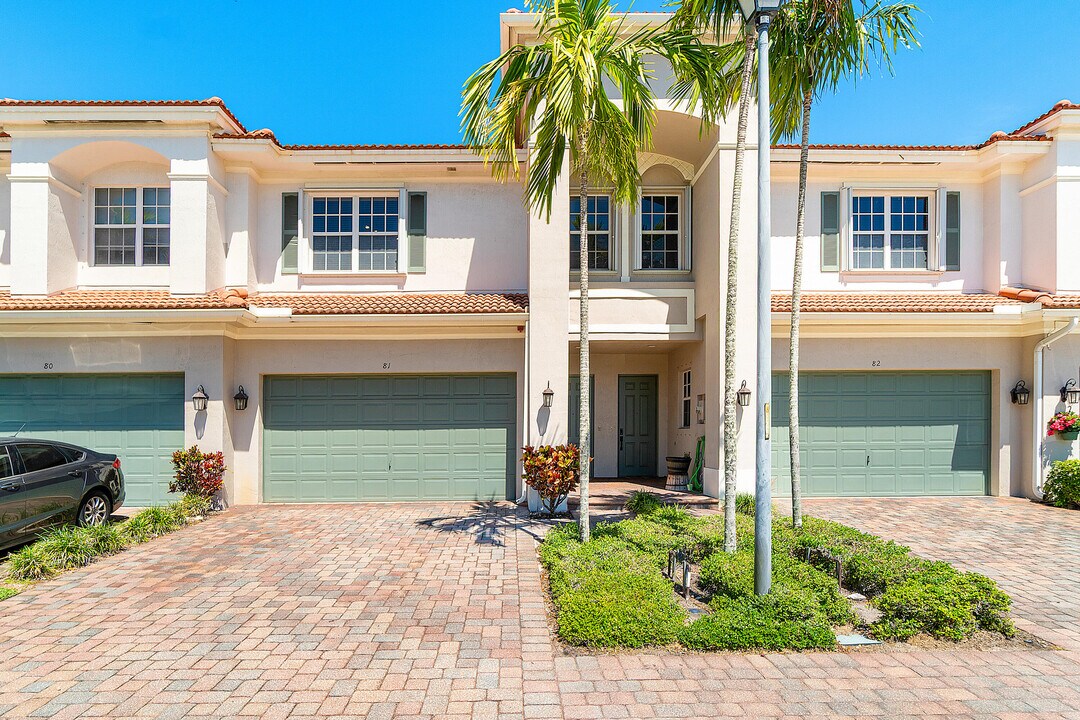 81 Nottingham Pl in Boynton Beach, FL - Building Photo