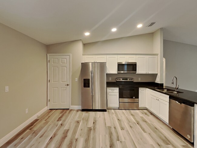 6691 N Waycross Way in Citrus Springs, FL - Building Photo - Building Photo