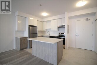 5 Hamilton St N in Waterdown, ON - Building Photo - Building Photo