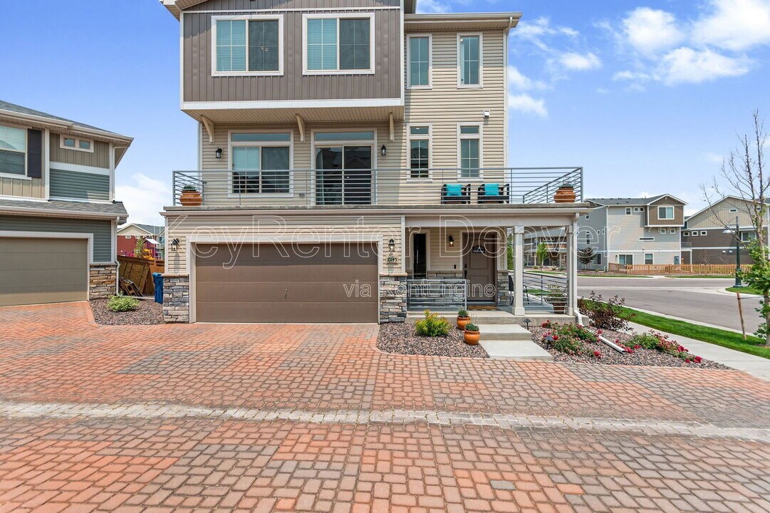 10145 Zeno St in Commerce City, CO - Foto de edificio