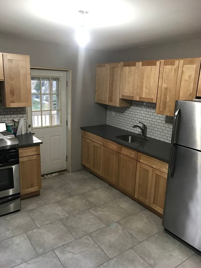 209 Tibbetts Rd, Unit 1st floor