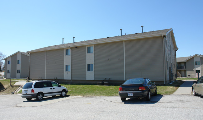 Westridge Apartments in Bellevue, NE - Foto de edificio - Building Photo