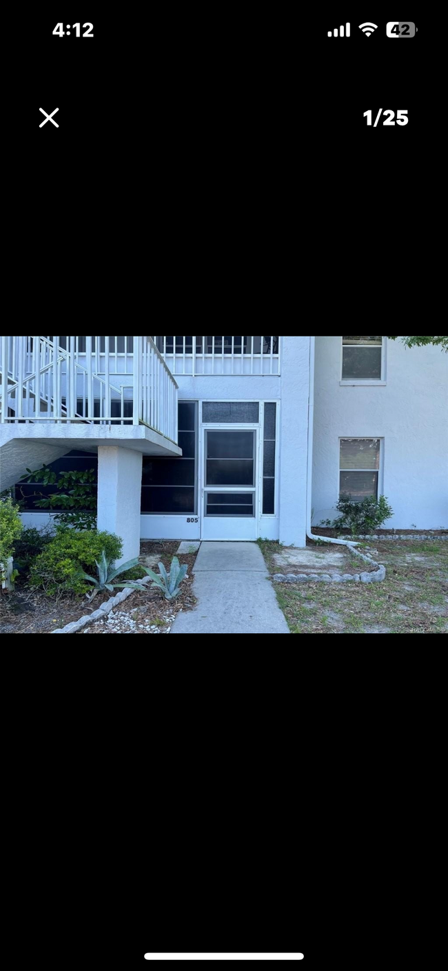 805 SE Mayo Dr in Crystal River, FL - Foto de edificio - Building Photo