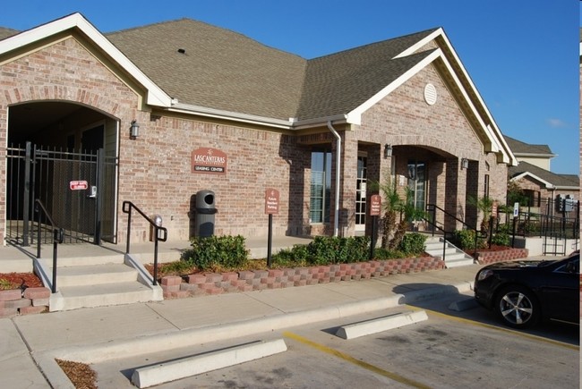 Las Canteras Apartments in Pharr, TX - Building Photo - Building Photo