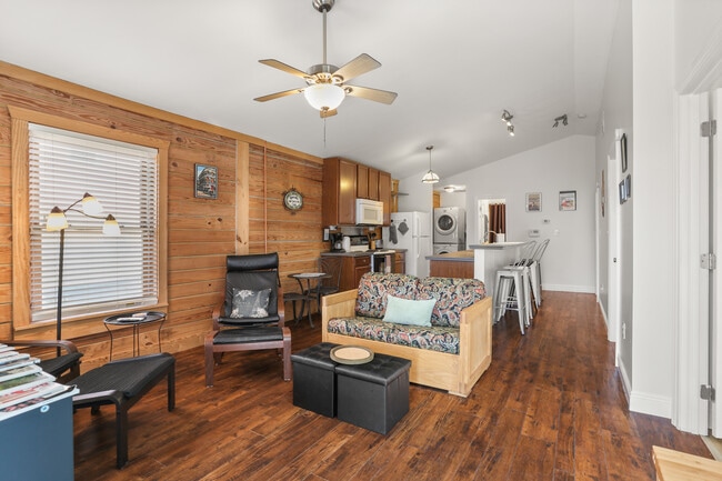 property at 1520 N Derbigny St