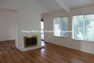 1619 Venetian Dr in Stockton, CA - Building Photo - Building Photo