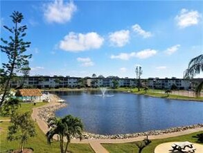 1000 Manatee Rd-Unit -A303 in Naples, FL - Foto de edificio - Building Photo
