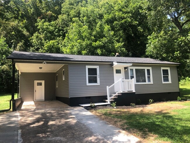 105 Lance St in Mount Holly, NC - Building Photo - Building Photo