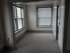 847 Massachusetts St in Lawrence, KS - Building Photo - Building Photo