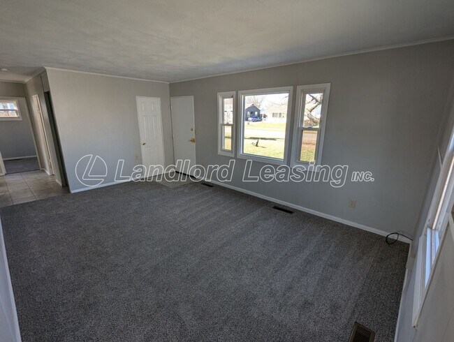 4129 Riverview Ln in Lorain, OH - Building Photo - Building Photo