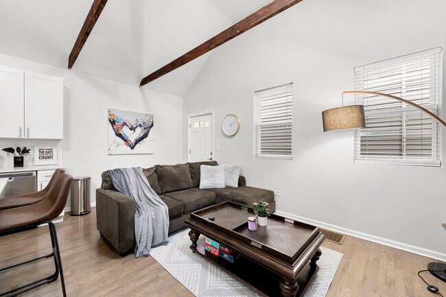 property at 712 N Willard Ct