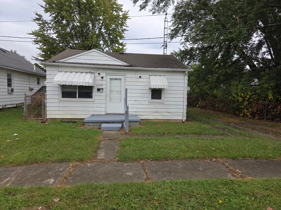 1828 Clinton St in Sandusky, OH - Building Photo