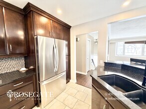 30 Sugar Maple St in Kitchener, ON - Building Photo - Building Photo