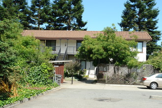 5493 Claremont Ave in Oakland, CA - Building Photo - Building Photo