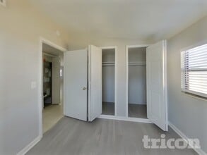 11249 Emuness Rd in Jacksonville, FL - Foto de edificio - Building Photo