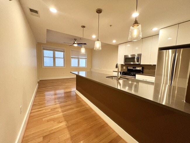 112 Market St in Philadelphia, PA - Building Photo - Building Photo