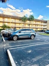 6070 NW 64th Ave in Fort Lauderdale, FL - Building Photo - Building Photo