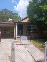 3103 W 1st St in Jacksonville, FL - Building Photo