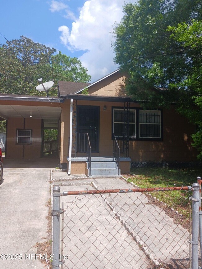 property at 3103 W 1st St