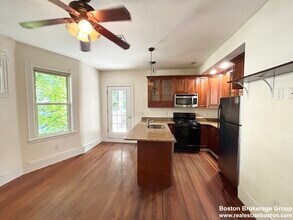 112 Hillside St in Boston, MA - Building Photo - Building Photo