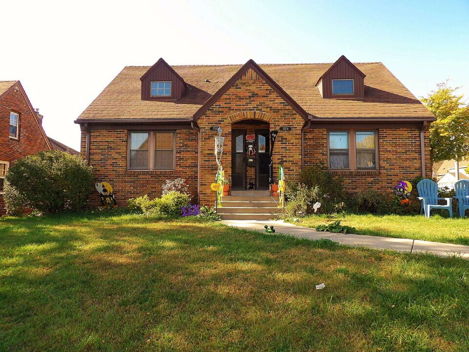 5502 Chicago Ave in Minneapolis, MN - Building Photo