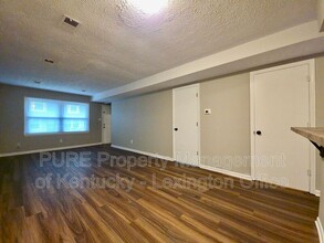 2853 Snow Rd in Lexington, KY - Building Photo - Building Photo