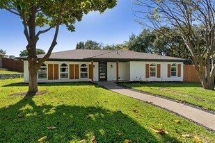 219 Lakeview Dr in Rockwall, TX - Building Photo