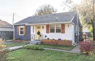 938 E 8th St in Jeffersonville, IN - Building Photo