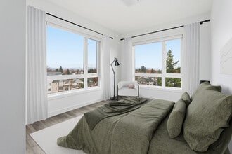 Harvey Heights in Kelowna, BC - Building Photo - Building Photo