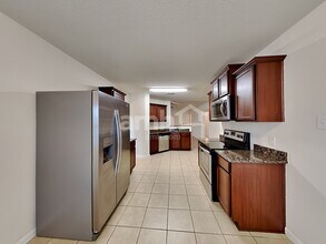 22422 Bauer Canyon Dr, Unit 6 in Hockley, TX - Foto de edificio - Building Photo