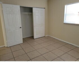 7311 NW 37th St, Unit # 1 in Hollywood, FL - Building Photo - Building Photo