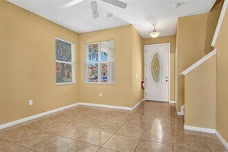 5450 Paradise Cay Cir in Kissimmee, FL - Building Photo - Building Photo