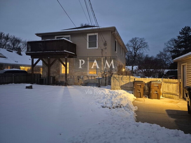 property at 1123 W Kendall Ave