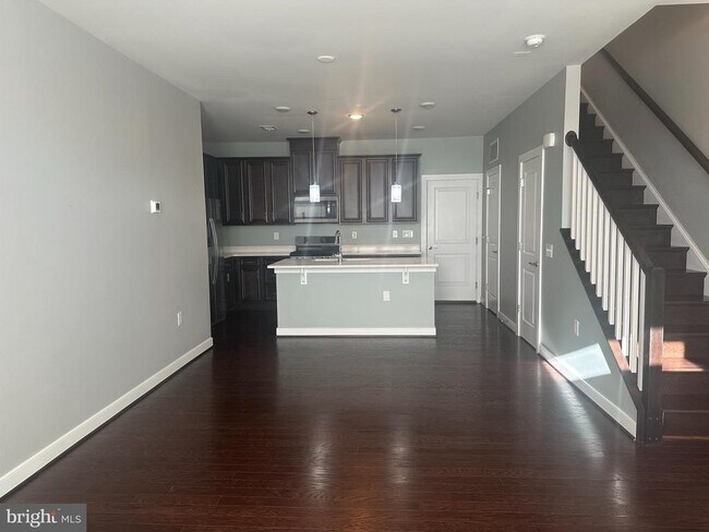 13338 Arrowbrook Centre Dr in Herndon, VA - Building Photo - Building Photo