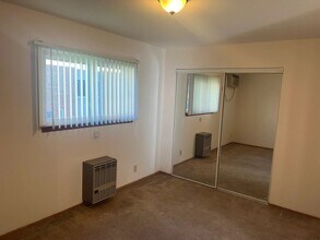 Norwich East in St. Francis, WI - Foto de edificio - Building Photo