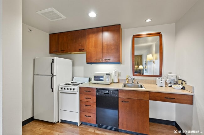 property at 505 W 2nd Ave