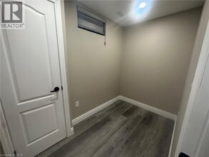 65 Anderson Rd in Brantford, ON - Building Photo - Building Photo