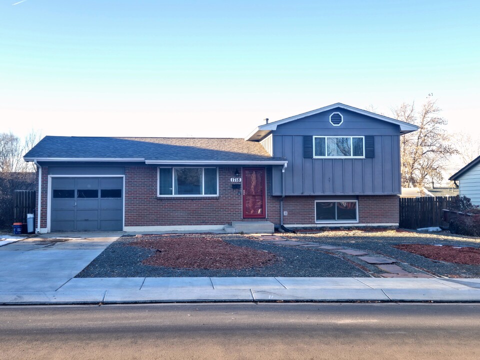 1718 Shenandoah Dr in Colorado Springs, CO - Foto de edificio