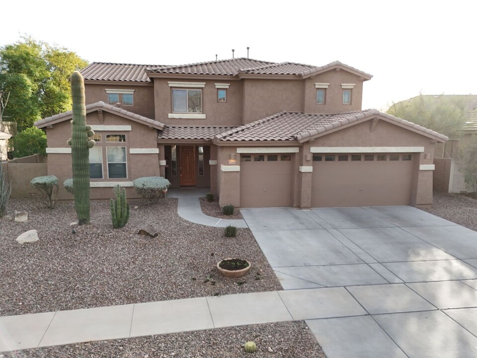 2209 W Red Range Way in Phoenix, AZ - Building Photo