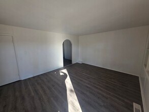 1735 Parklane Dr in Sauget, IL - Building Photo - Building Photo