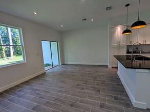 654 Main St-Unit -100 in Altamonte Springs, FL - Foto de edificio - Building Photo