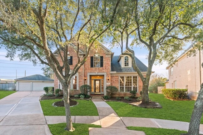 property at 1914 Rosebay Ct