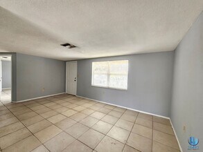 7825 Sagebrush Dr in Port Richey, FL - Building Photo - Building Photo