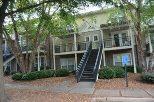 490 Barnett Shoals Rd in Athens, GA - Building Photo