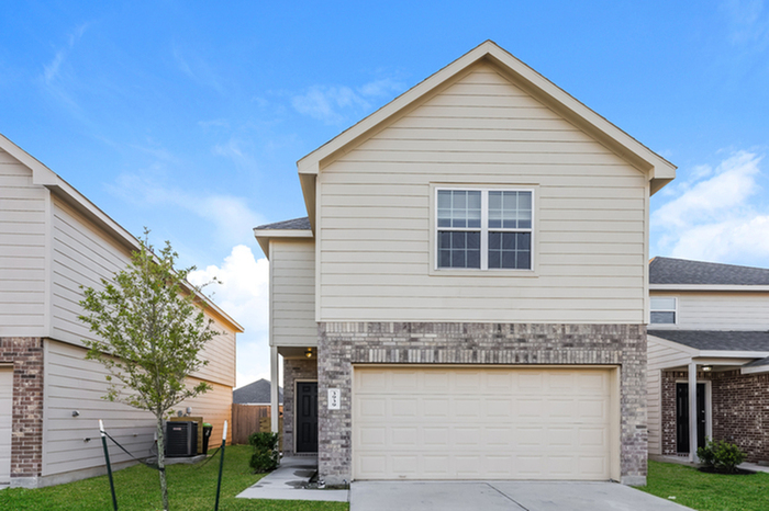 3939 Richey Silver St in Houston, TX - Building Photo