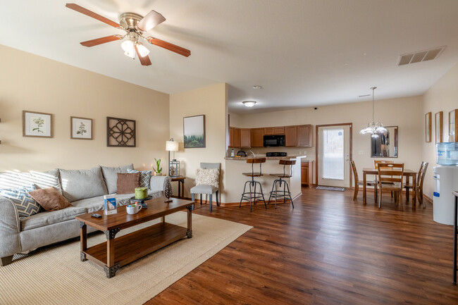 Lakeside Townhomes in Wichita, KS - Foto de edificio - Interior Photo